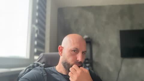 Thomas Fit online show from July 27, 2026, 6:20 am