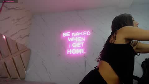 Snapshot of tomoe_b chatting on January 14, 2025, 3:11 am leyla online show from January 14, 2025, 3:11 am