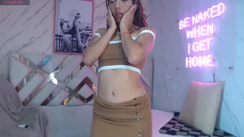 Snapshot of tomoe_b chatting on January 15, 2025, 3:33 am leyla online show from January 15, 2025, 3:33 am