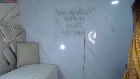 Snapshot of tomoe_b chatting on January 18, 2025, 3:31 am leyla online show from January 18, 2025, 3:31 am