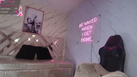 Snapshot of tomoe_b chatting on January 30, 2025, 3:44 am leyla online show from January 30, 2025, 3:44 am