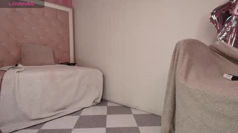 Snapshot of tomoe_b chatting on February 8, 2025, 8:53 pm leyla online show from February 8, 2025, 8:53 pm