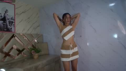 Snapshot of tomoe_b chatting on February 12, 2025, 3:40 am leyla online show from February 12, 2025, 3:40 am