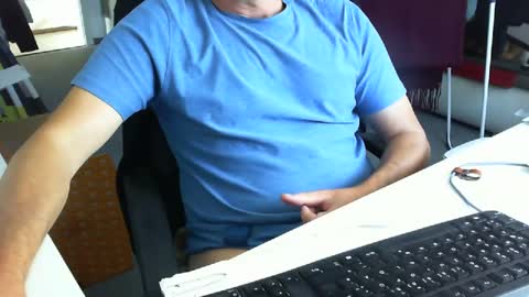 Snapshot of tomtom02029 chatting on September 18, 2025, 2:30 pm Tom online show from September 18, 2025, 2:30 pm