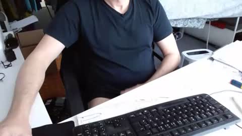 Tom online show from March 4, 2026, 8:42 am