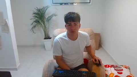 tomy337271 online show from December 20, 2025, 1:07 pm