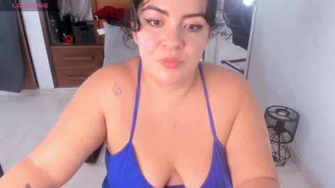 Snapshot of ton_amourrx chatting on June 1, 2026, 11:39 pm lady blue online show from June 1, 2026, 11:39 pm
