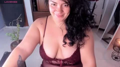 Snapshot of ton_amourrx chatting on July 22, 2026, 10:56 pm lady blue online show from July 22, 2026, 10:56 pm