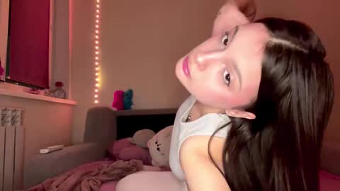 Nana and Sara online show from March 23, 2026, 2:54 pm