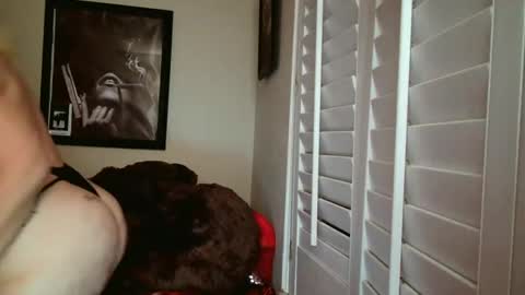 Snapshot of tonitones chatting on February 9, 2025, 5:50 am Honeys Snow Bunny online show from February 9, 2025, 5:50 am