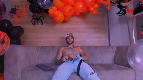 Snapshot of tonny__08 chatting on October 31, 2025, 1:34 pm Tonny online show from October 31, 2025, 1:34 pm