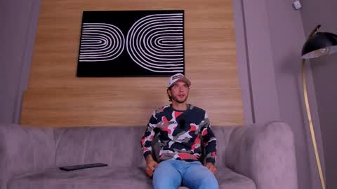 Snapshot of tonny__08 chatting on November 5, 2025, 1:33 pm Tonny online show from November 5, 2025, 1:33 pm