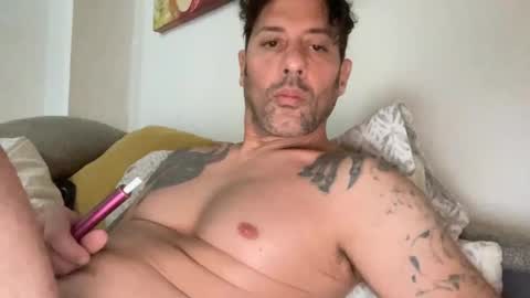 Snapshot of tony8miami chatting on January 18, 2025, 11:54 am Tony8miami online show from January 18, 2025, 11:54 am