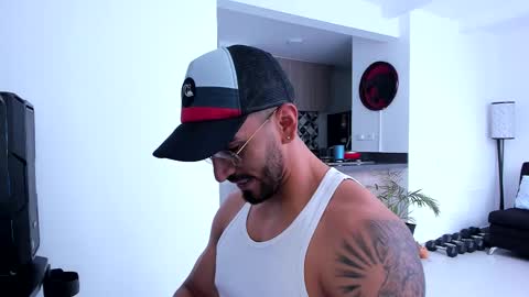 tony muscle1 online show from February 23, 2025, 6:34 pm