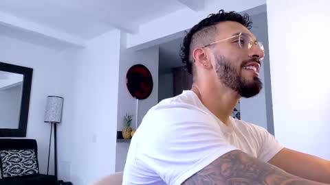 tony muscle1 online show from September 19, 2025, 8:09 pm