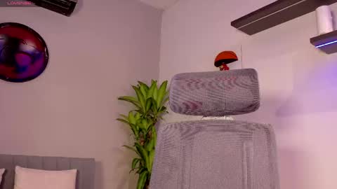 Snapshot of tony_muscle1 chatting on May 25, 2026, 8:04 pm tony muscle1 online show from May 25, 2026, 8:04 pm