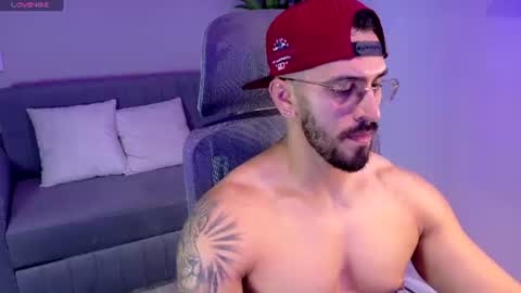 Snapshot of tony_muscle1 chatting on July 25, 2026, 10:46 am tony muscle1 online show from July 25, 2026, 10:46 am
