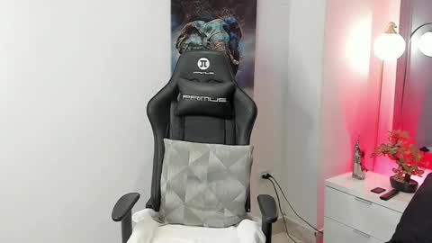 tony_petrov online show from October 22, 2025, 3:07 am