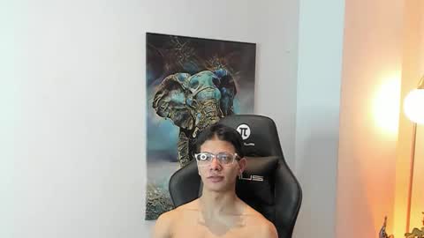 tony_petrov online show from October 23, 2025, 4:23 am