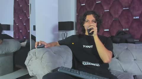 Snapshot of tonybenedetti chatting on May 28, 2026, 8:28 pm Tony Benedetti online show from May 28, 2026, 8:28 pm