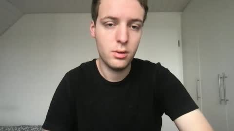 Max online show from November 7, 2025, 7:52 am