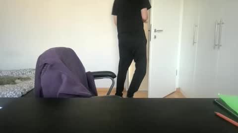 Max online show from January 14, 2026, 9:15 am