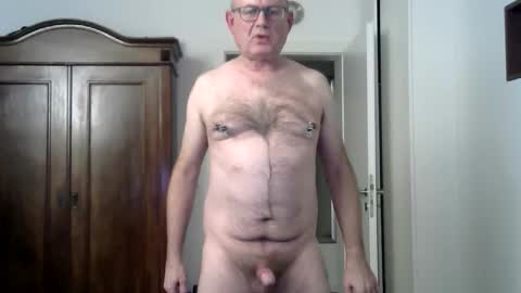 Snapshot of tooohard chatting on December 17, 2024, 7:37 pm Alex online show from December 17, 2024, 7:37 pm