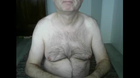 Snapshot of tooohard chatting on February 3, 2025, 8:35 am Alex online show from February 3, 2025, 8:35 am