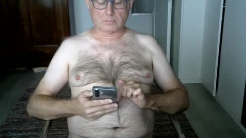 Snapshot of tooohard chatting on October 3, 2025, 9:12 pm Alex online show from October 3, 2025, 9:12 pm