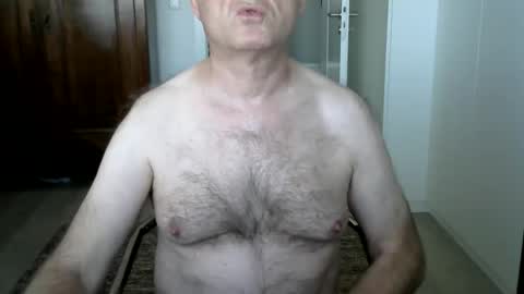 Snapshot of tooohard chatting on April 15, 2026, 2:13 pm Alex online show from April 15, 2026, 2:13 pm