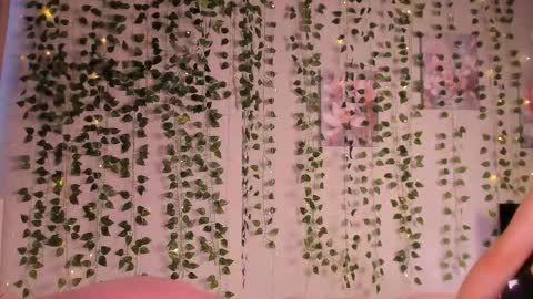 Alice and Sandra online show from September 17, 2025, 10:17 am