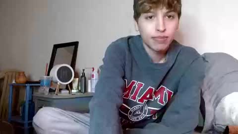 TopZaddy online show from March 18, 2026, 4:21 pm