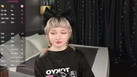 Snapshot of tori_cutie chatting on November 20, 2025, 12:22 am Tori online show from November 20, 2025, 12:22 am