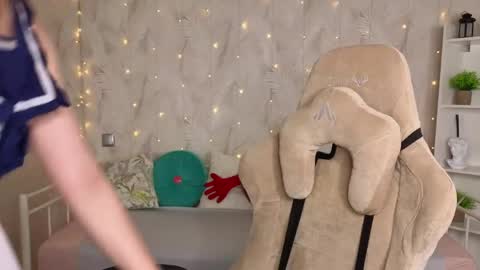 Tori online show from April 30, 2026, 12:06 am