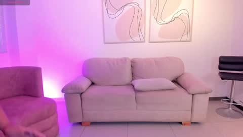 Tori Cross online show from October 22, 2025, 1:11 pm