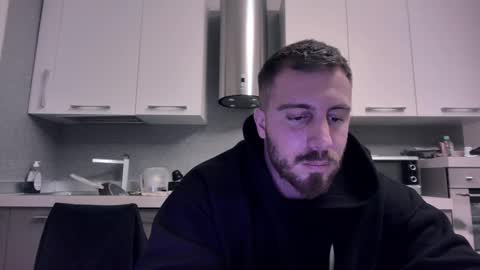 toro_arrapato online show from December 4, 2024, 8:18 pm