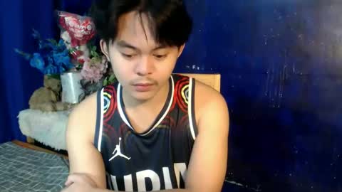 Toshiro online show from November 13, 2025, 12:42 am