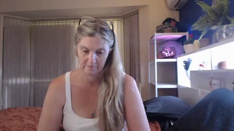 Milly online show from April 21, 2026, 12:01 am
