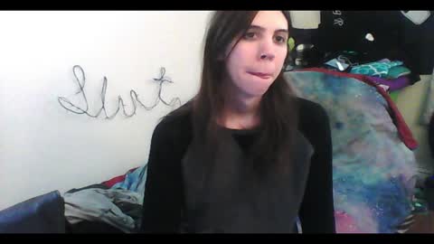 Luna online show from December 13, 2025, 10:37 pm