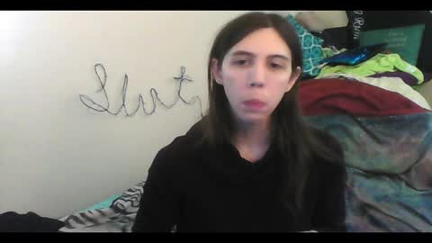 Luna online show from December 17, 2025, 9:43 pm