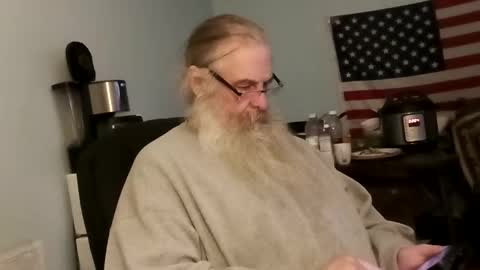 totallyawesome_65 online show from November 26, 2025, 5:52 am