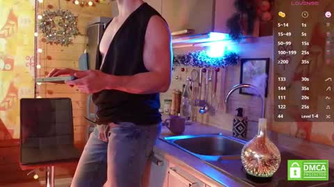 Snapshot of touch_of_eros chatting on December 28, 2024, 5:55 am Paul online show from December 28, 2024, 5:55 am