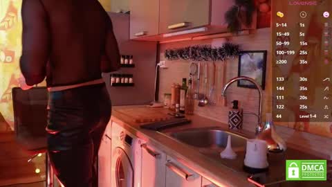 Snapshot of touch_of_eros chatting on January 20, 2025, 5:48 am Paul online show from January 20, 2025, 5:48 am