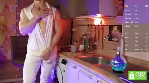 Snapshot of touch_of_eros chatting on November 5, 2025, 4:01 am Paul online show from November 5, 2025, 4:01 am