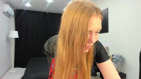 Snapshot of touch_the_heart chatting on November 22, 2025, 3:49 am Touch The Heart online show from November 22, 2025, 3:49 am