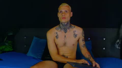 Snapshot of touching_the_sky chatting on July 2, 2026, 1:28 pm Stiven online show from July 2, 2026, 1:28 pm