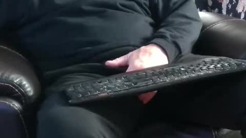 Snapshot of touchmerighthere chatting on January 22, 2025, 9:32 pm Jim online show from January 22, 2025, 9:32 pm