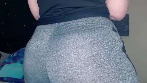 Snapshot of toxiclilly chatting on December 13, 2024, 10:30 am Lilly Miss Mistress Goddess Maam Queen Boss online show from December 13, 2024, 10:30 am