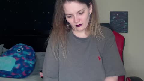 Snapshot of toxiclilly chatting on January 8, 2025, 9:10 am Lilly Miss Mistress Goddess Maam Queen Boss online show from January 8, 2025, 9:10 am