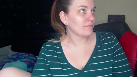 Snapshot of toxiclilly chatting on March 2, 2025, 7:54 am Lilly Miss Mistress Goddess Maam Queen Boss online show from March 2, 2025, 7:54 am